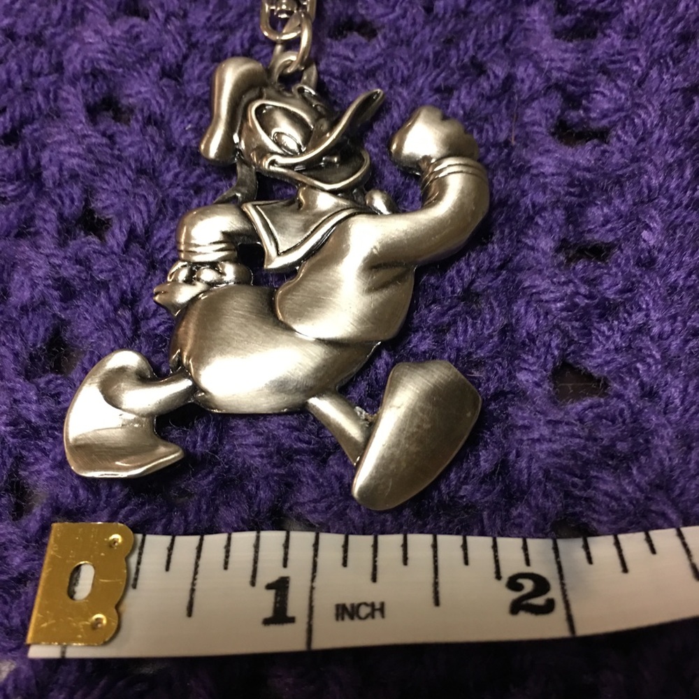Donald Duck Metal Key Chain - Picture 3 of 8